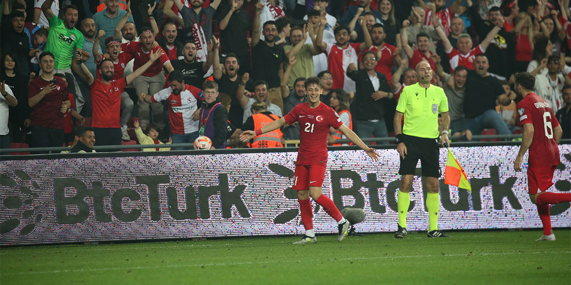 A Milli Futbol Takımı, 2024 Avrupa Futbol Şampiyonası (EURO 2024) Elemeleri D Grubu'nda oynadığı son 2 karşılaşmadan 6 puanla ayrılarak Avrupa Şampiyonası yolunda önemli adım attı.