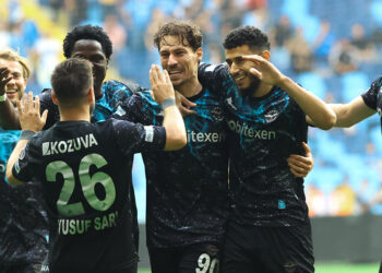 Adana Demirspor'dan tarihi başarı