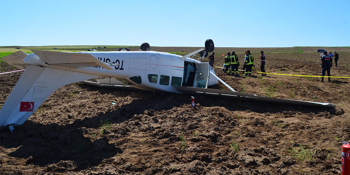 Aksaray'da eğitim uçağı düştü