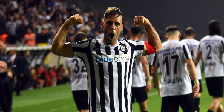 Gol kralı Marco Paixao'da sorun yok