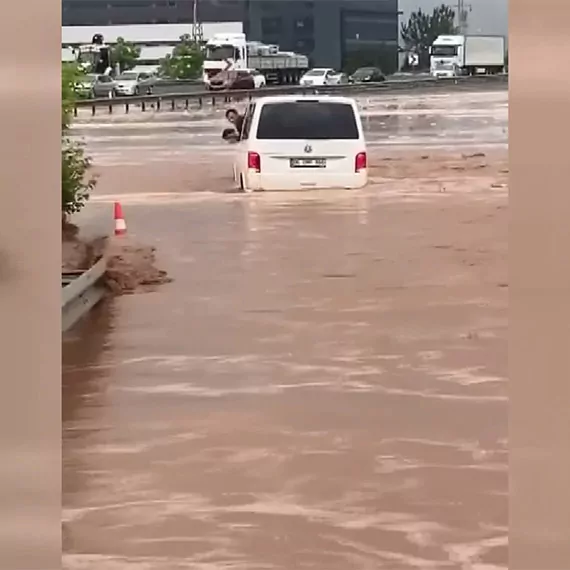 Ankara-eskişehir kara yolu trafiğe kapatıldı