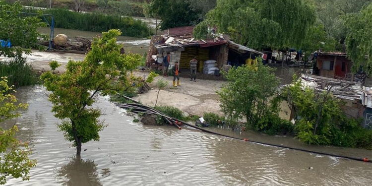 Ankara Çayı taştı; Mandıralar sular altında kaldı