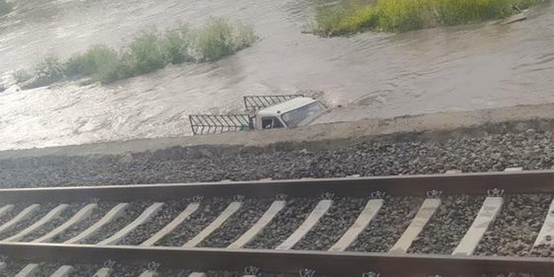 Ankara Çayı taştı; Mandıralar sular altında kaldı
