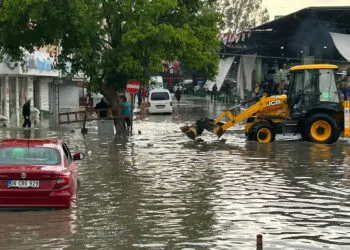 Ankara'da şiddetli yağış; su baskınları yaşandı