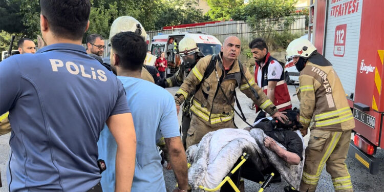 Ataşehir'de apart otelde yangın