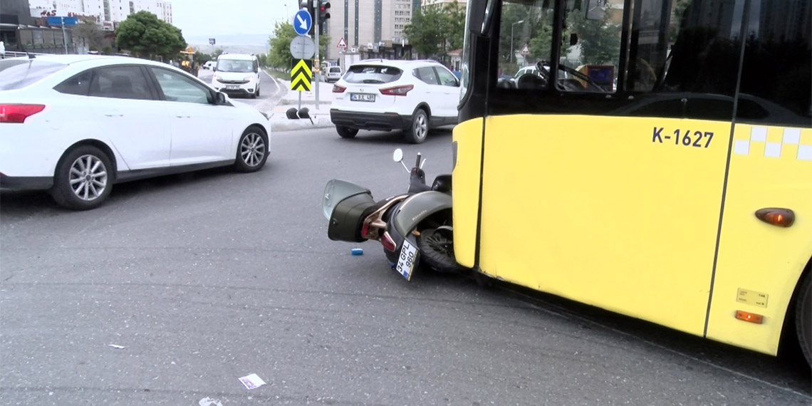 Avcılar'da İETT otobüsü ile motosiklet çarpıştı