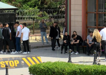 Bahçelievler'de kahvehaneye silahlı saldırı; 1 ölü