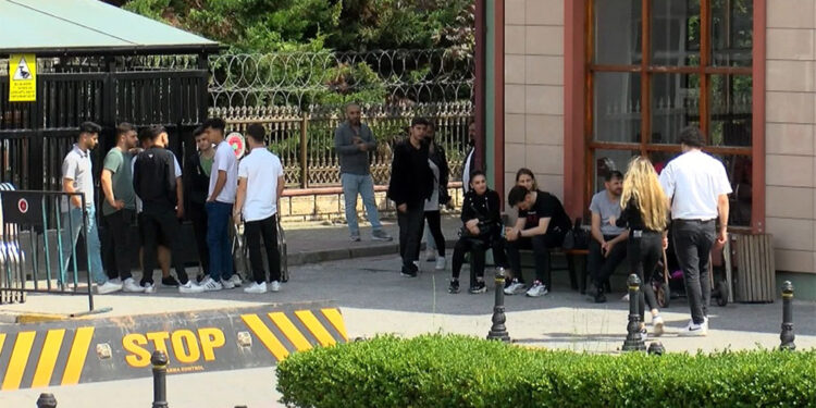 Bahçelievler'de kahvehaneye silahlı saldırı; 1 ölü