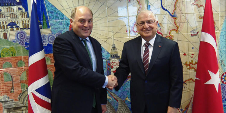 Yaşar Güler İngiltere Savunma Bakanı ile görüştü