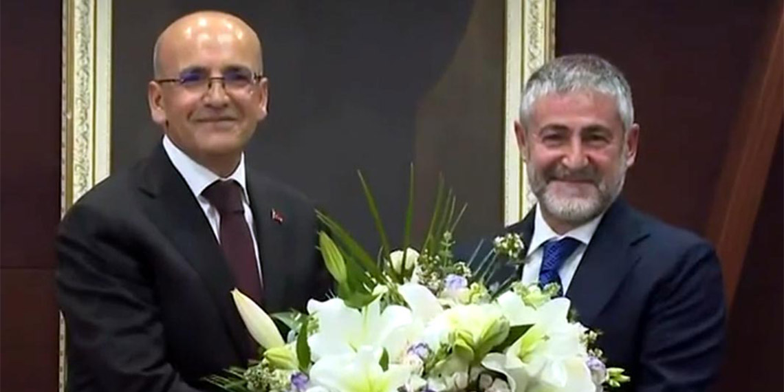 Mehmet Şimşek görevi devraldı