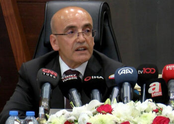 Mehmet Şimşek görevi devraldı