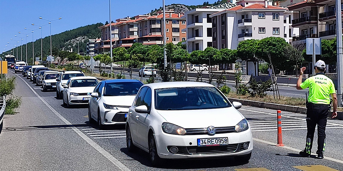 Bayram öncesi Muğla'ya tatilci akını