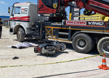 Motosiklet sürücüsü vince çarpınca yaşamını yitirdi