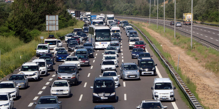 Bolu'da otoyolda bayram yoğunluğu