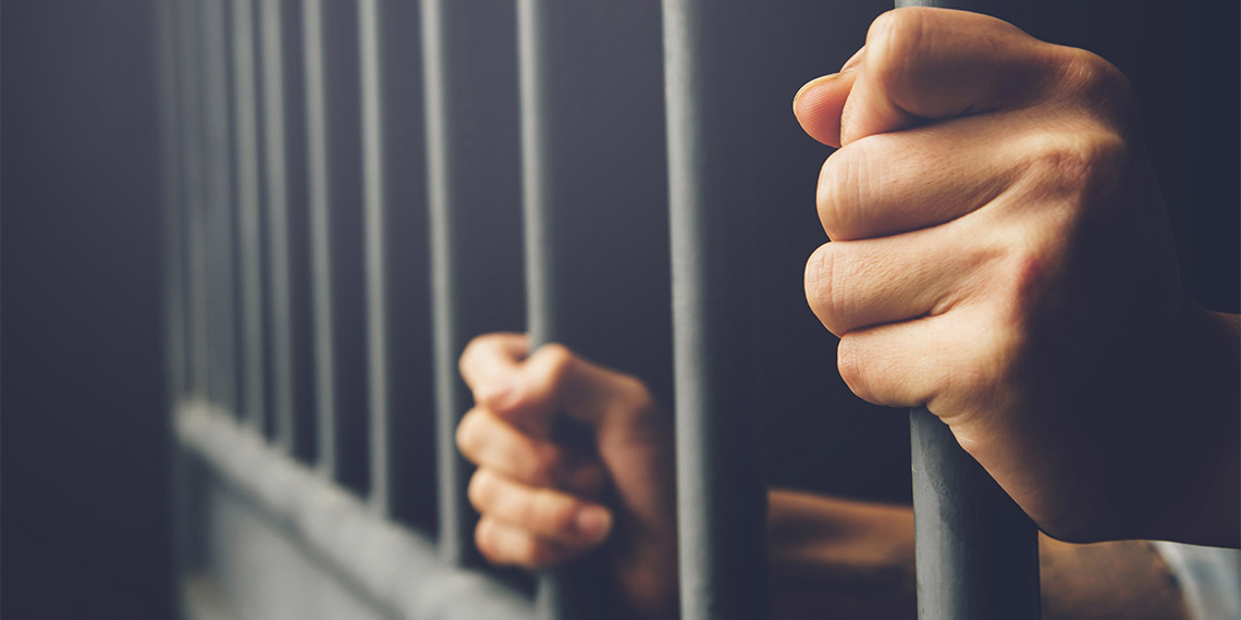 Demir kapıların ardında!