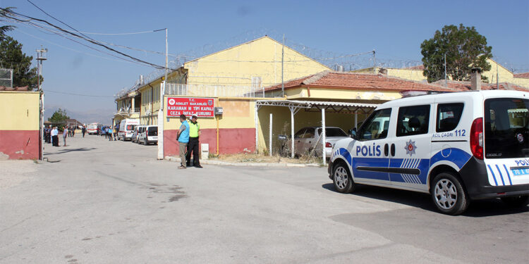 Karaman Cezaevi'nde isyan ihbarı