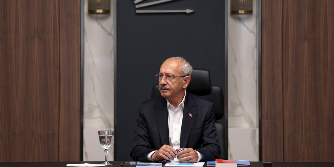 CHP'de MYK üyeleri istifa etti