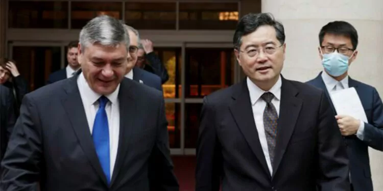 Çin dışişleri bakanı, andrey rudenko ile bir araya geldi