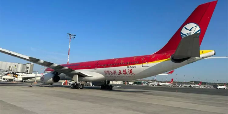 Çin merkezli hava yolu şirketi i̇stanbul uçuşlarına başladı