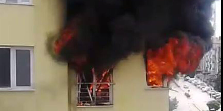 Çorum'da apartmanda korkutan yangın