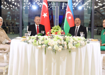 Erdoğan, Aliyev'in onuruna verdiği yemeğe katıldı