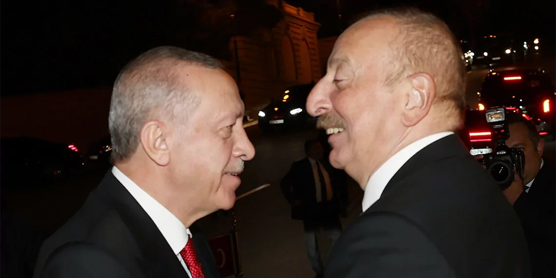 Cumhurbaşkanı recep tayyip erdoğan ve eşi emine erdoğan, azerbaycan cumhurbaşkanı i̇lham aliyev'in onuruna verdiği yemeğe katıldı.