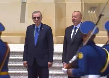 Erdoğan azerbaycan'da resmi törenle karşılandı