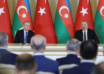 Cumhurbaşkanı Recep Tayyip Erdoğan ve Azerbaycan Cumhurbaşkanı İlham Aliyev, başkent Bakü'de ortak basın toplantısı düzenledi.