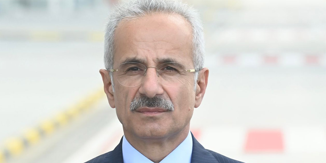 Ulaştırma ve Altyapı Bakanı Abdulkadir Uraloğlu, Karayolları Genel Müdürlüğü'nün (KGM) 'Görüntü Tabanlı Bilgi Yönetim Sistemi' ile depremde hasar gören yolların onarıldığını açıkladı.