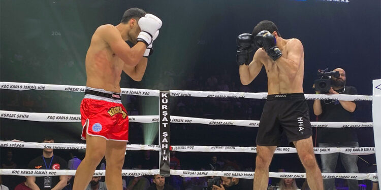 Depremzedeler yararına Kick Boks Turnuvası