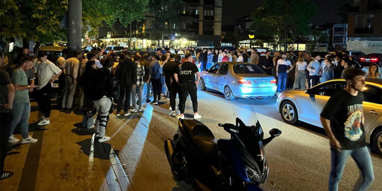 Düzce'de iki grup arasında çıkan kavgada 12 yerinden bıçaklandı