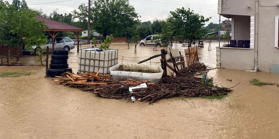 Düzce'de sağanakta 8 köyü su bastı