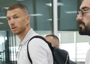 Edin Dzeko Fenerbahçe için İstanbul'a geldi