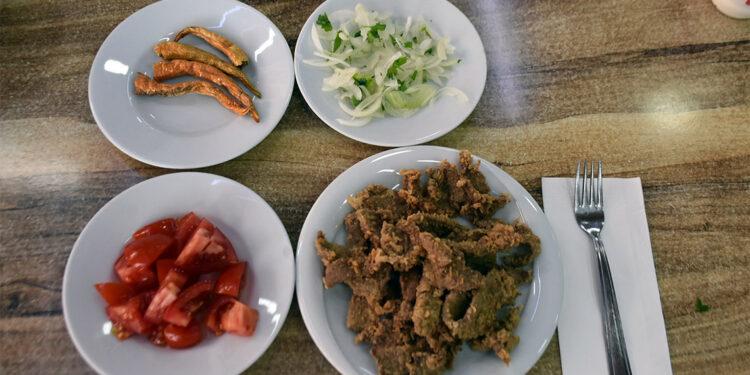 Edirne'nin meşhur tava ciğerinin porsiyonu 160 TL