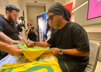 Ronaldinho saç bakımı için İstanbul’a geldi
