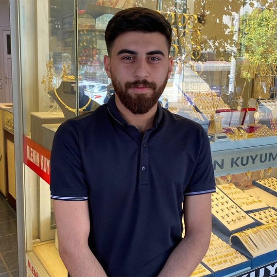 5 yaşındaki çocuğu Heimlich manevrası ile kurtardı