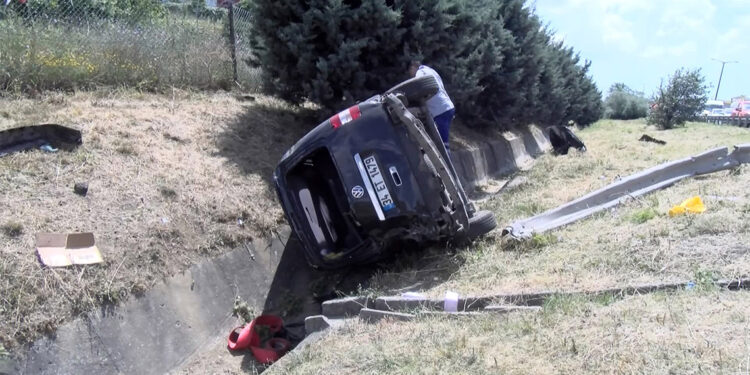 Mezarlık ziyaretine giden aile kaza yaptı; 6 yaralı