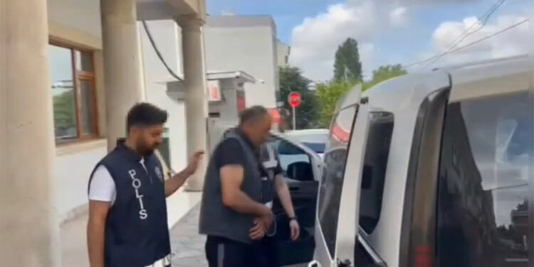 Barikat kuran kadını tehdit eden şüpheli tutuklandı