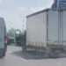 Yol verme tartışmasında kamyonet şoförleri birbirine girdi