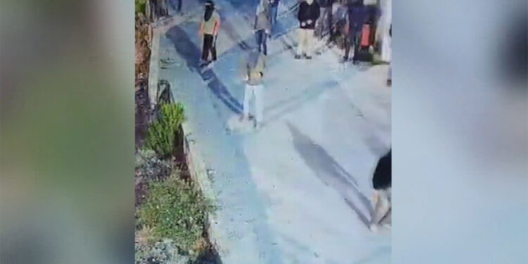 Urif'teki camiye yapılan saldırının görüntüleri paylaşıldı