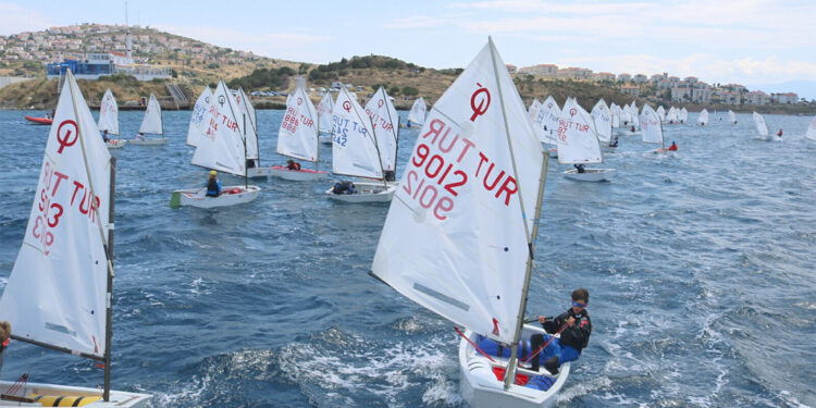 Yelken Yarışları Foça'da yapıldı