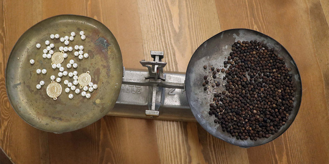 Gaziantep'te, geçen yıl kurulan Rayiha Baharat Müzesi'nde, nesli tükenmiş olan 'Silfiyum' ve Osmanlı mutfağında sıkça kullanılan 'Safran' ile 'Darülfülfül'ün de yer aldığı 150 çeşit baharat sergileniyor.