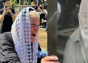 Sovyet askerlerince kurşuna dizilerek öldürülen dede artık gerçek mezarında