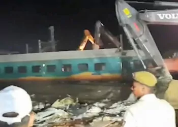 Hindistan'da tren kazasında can kaybı 294’e çıktı
