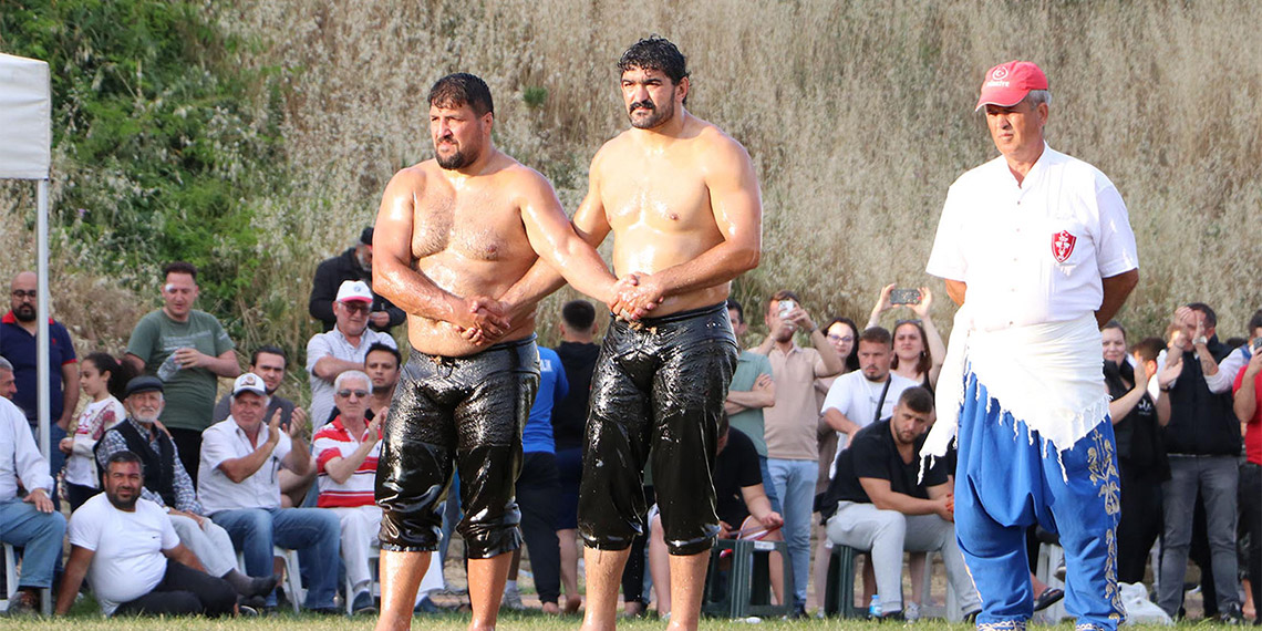 Hüseyin Pehlivan Yağlı Güreşleri'nde İsmail Koç başpehlivan oldu