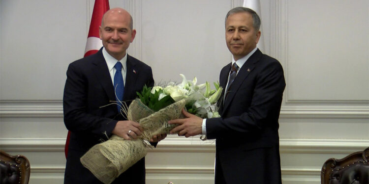 Ali Yerlikaya Süleyman Soylu'dan görevi devraldı