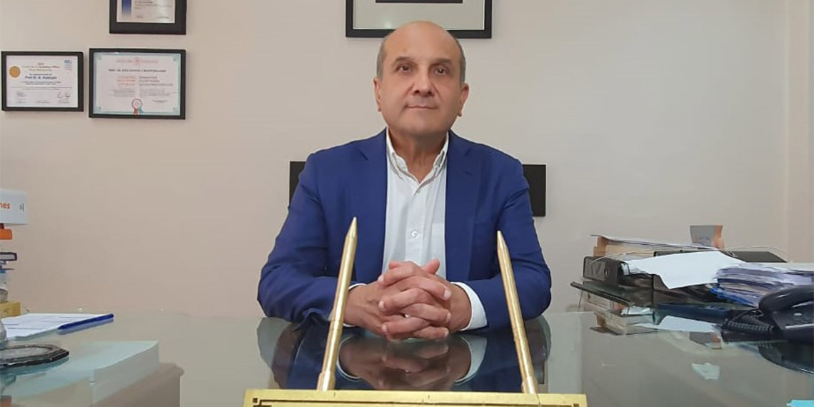 Dünyaca ünlü aktör Robert De Niro'nun 79 yaşında baba olması; 83 yaşındaki Al Pacino'nun da 29 yaşındaki sevgilisinin 8 aylık hamileliği, erkeklerin çok geç yaşta baba olabilmesinin ne kadar mümkün olabildiği sorusunu da gündeme getirdi.