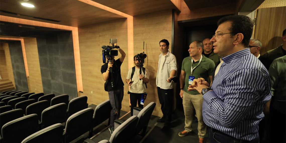 Haliç Su Sporları Merkezi'ni açılışına katılan İBB Başkanı Ekrem İmamoğlu, gazetecilerin sorularını yanıtladı. İmamoğlu aday olacak mısınız sorusuna, "Benim aday olduğum tek şey var. Ülkemizde, İstanbul'da olduğu gibi, büyük bir değişim" dedi.