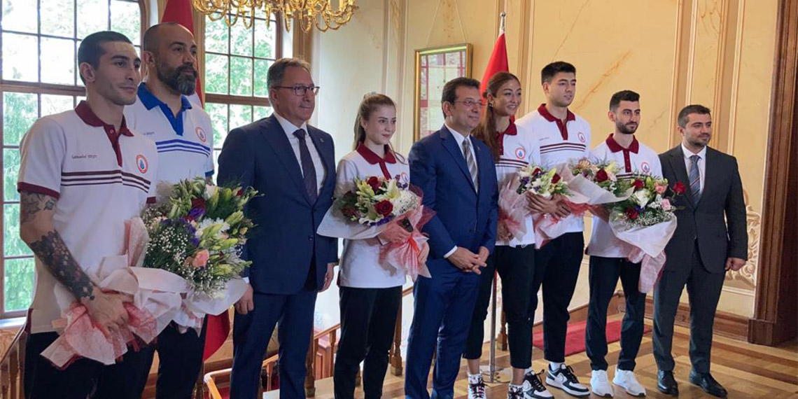 İstanbul Büyükşehir Belediye (İBB) Başkanı Ekrem İmamoğlu, "Parti içindeki münazaralarımız bittikten sonra tam olarak ne arzu ettiğimizi paylaşırız" dedi.