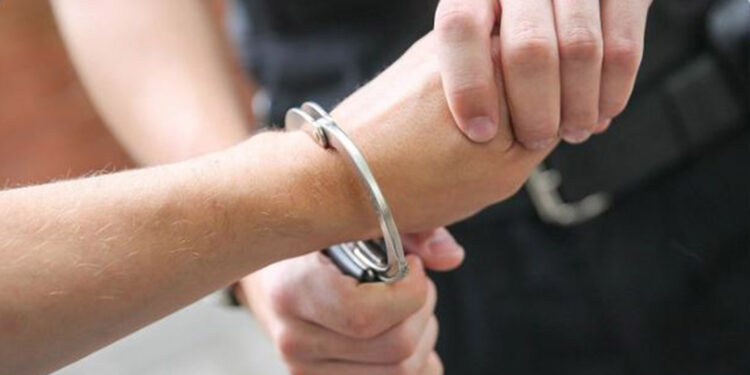 İngiltere'de 3 kişi sokakta ölü bulundu